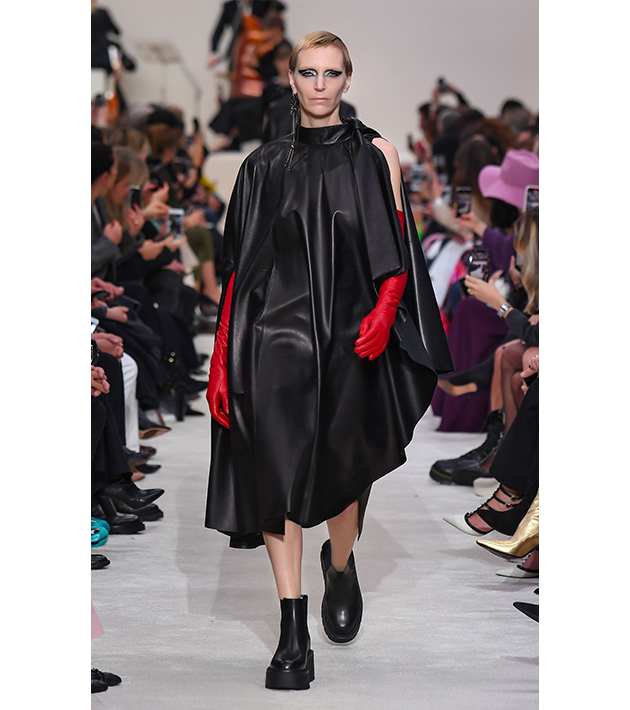 В Париже прошел показ коллекции Valentino зима 2020/2021