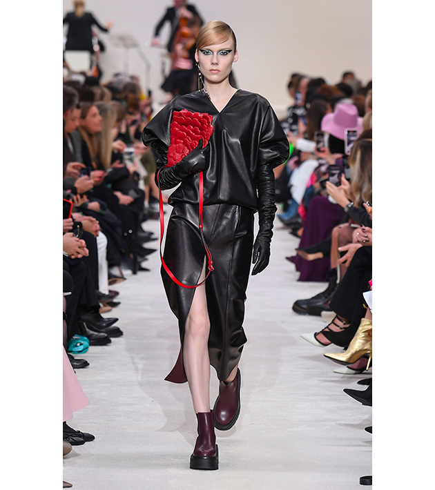 В Париже прошел показ коллекции Valentino зима 2020/2021