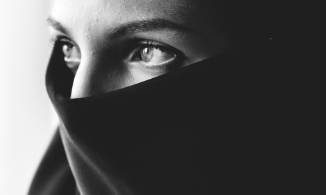 В Эмиратах ужесточили наказание за убийства женщин и декриминализировали самоубийства