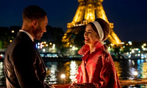 PostaСериалы: первые кадры второго сезона &laquo;Эмили в&nbsp;Париже&raquo;