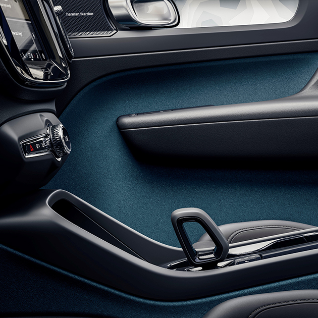 PostaАвто: экоинициативы Volvo, новая коллекция Mercedes-AMG Petronas F1 от Puma и флагманский магазин Peugeot Motocycles в России