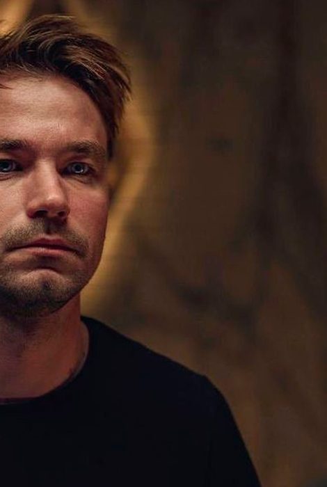 PostaСериалы: режиссер &laquo;Чик&raquo; снимет Александра Петрова в&nbsp;проекте для Netflix