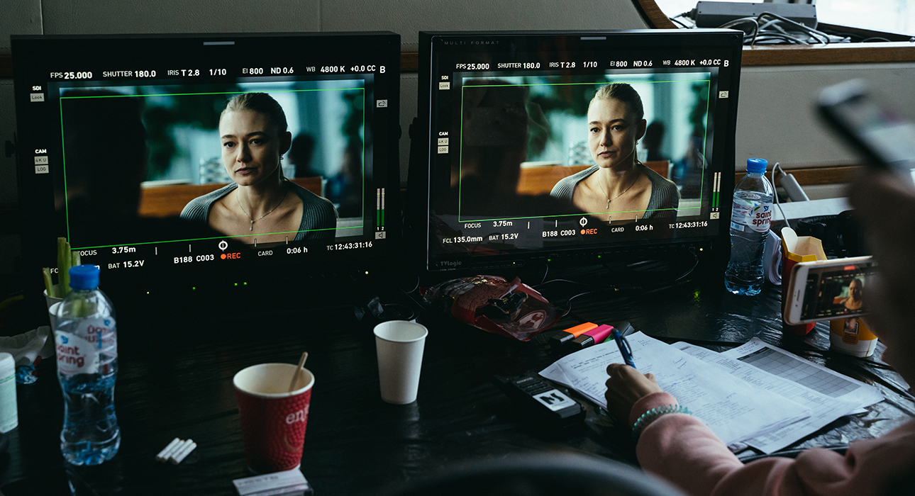 PostaСериалы: первый трейлер сериала «The Телки» с Милошем Биковичем, Паулиной Андреевой и Оксаной Акиньшиной