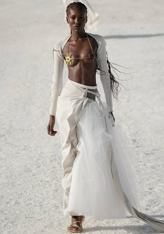 Style Notes: показ коллекции Jacquemus Le Papier в природном парке Камарг на юге Франции