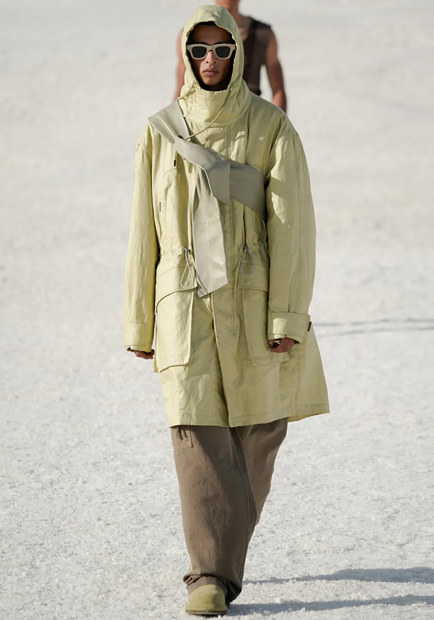 Style Notes: показ коллекции Jacquemus Le Papier в природном парке Камарг на юге Франции