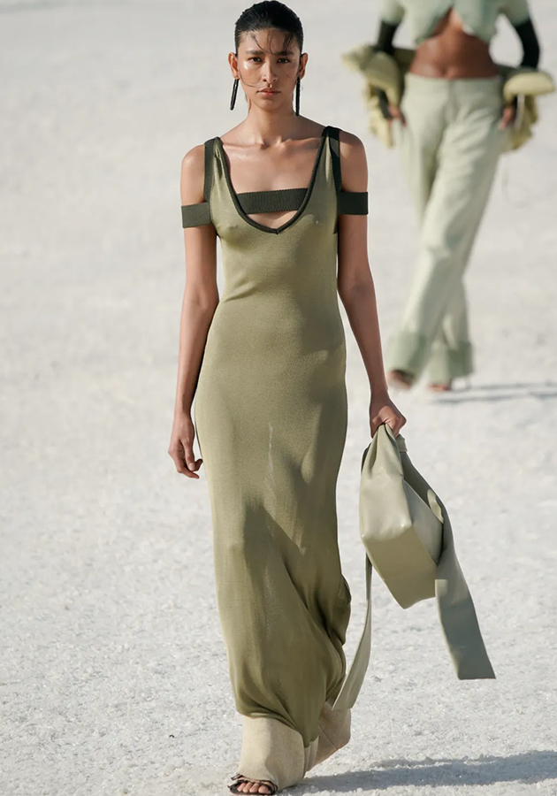 Style Notes: показ коллекции Jacquemus Le Papier в природном парке Камарг на юге Франции