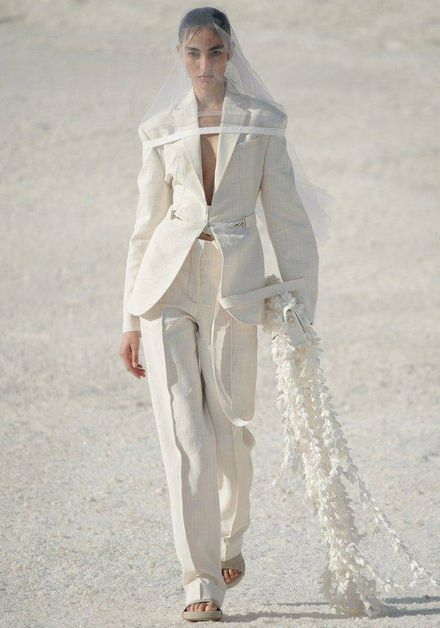 Style Notes: показ коллекции Jacquemus Le Papier в природном парке Камарг на юге Франции