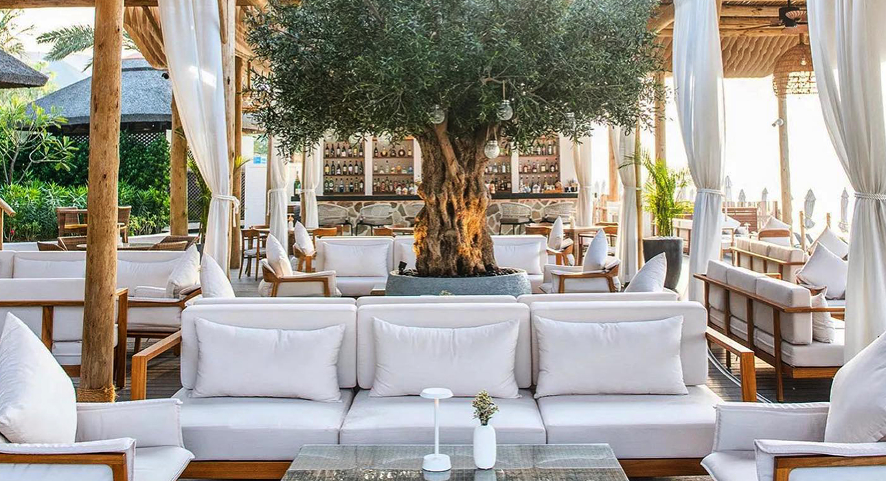 Laguna Lounge — новый пляжный бар на Палм-Джумейре