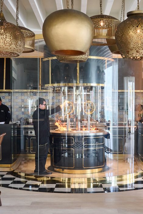 <div class="logo-block_224755">     <span class="sub_txt_224755_2">При поддержке <br>ЗЕНИТ Private Banking<div class="dot_hidden">.</div> </span>      <div class="logo_bank_zenit_private_banking"></div> </div> <div class="wp-block-ga-block-animation-block">     <div style="z-index:1" class="gutenberg-animate-block animated hide-before no-delay default-speed fadeInLeft" data-in="fadeInLeft" data-reset="true" data-emergence="visible">         <hr class="wp-block-separator has-text-color has-background has-very-dark-gray-background-color has-very-dark-gray-color is-style-wide">         <span class="sub_txt_224755_1">Posta Gourmet<div class="dot_hidden">.</div> <br>Лучшие рестораны Дубая. </span>     </div> </div> <div class="wp-block-ga-block-animation-block">     <div style="z-index:1" class="gutenberg-animate-block animated hide-before no-delay default-speed fadeInRight" data-in="fadeInRight" data-reset="true" data-emergence="visible">         <span class="sub_txt_224755_3">Beach Bar &amp;&nbsp;Grill by&nbsp;Mauro Colagreco</span>         <hr class="wp-block-separator has-text-color has-background has-very-dark-gray-background-color has-very-dark-gray-color is-style-wide">     </div> </div>