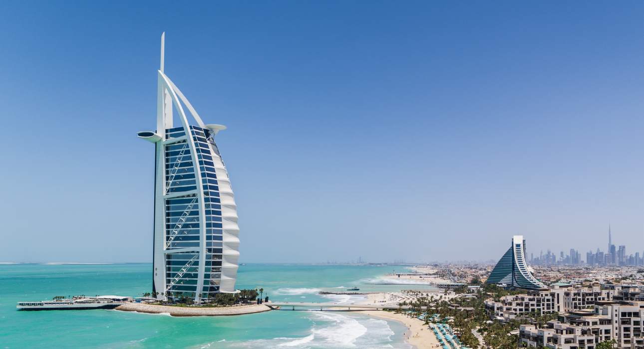 Ресторан Al Muntaha в отеле Burj Al Arab Jumeirah возглавил рейтинг Gault&Millau 2023 в Дубае