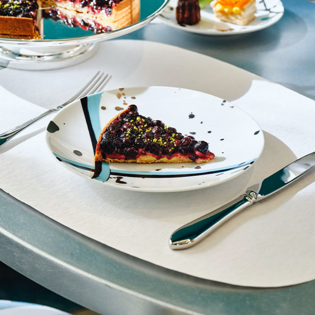The Blue Box Cafe в Dubai Mall в Grand Atrium рядом с бутиком Tiffany and Co. 