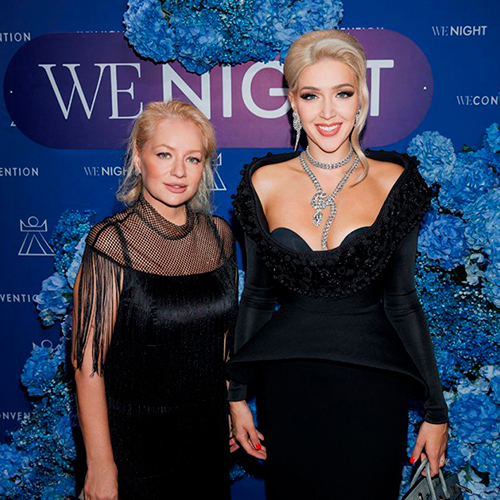 Эксклюзив Posta: Анна Винтур, Кэндес Бушнелл (&laquo;Секс в&nbsp;большом городе&raquo;), Ляйсан Утяшева, Светлана Кузнецова и&nbsp;другие гости форума WE&nbsp;Convention в&nbsp;Дубае