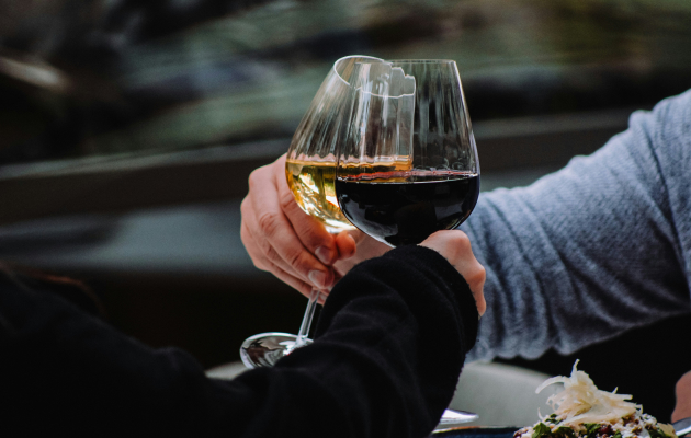 Саудовская Аравия смягчила запрет на алкоголь для экспатов