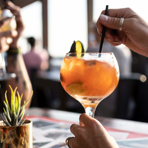 Saudi Guide: Саудовская Аравия смягчила запрет на&nbsp;алкоголь для экспатов